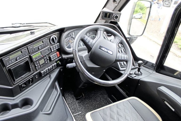 Turas 900S midicoach gets DAF - Bus & Coach Buyer