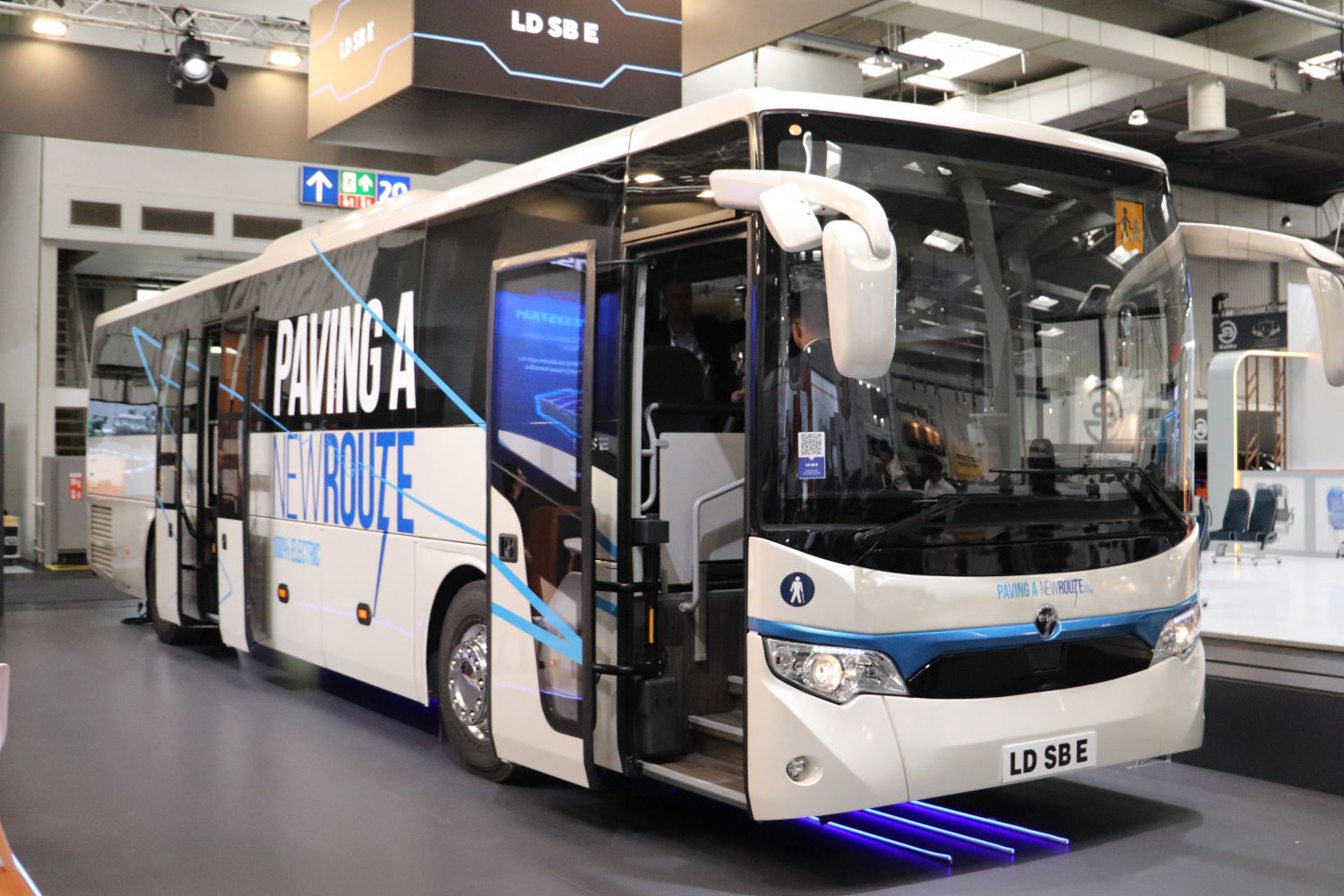 Ikarus launches new midibus prototype and presents plans for electric  18-meter e-bus at Busworld