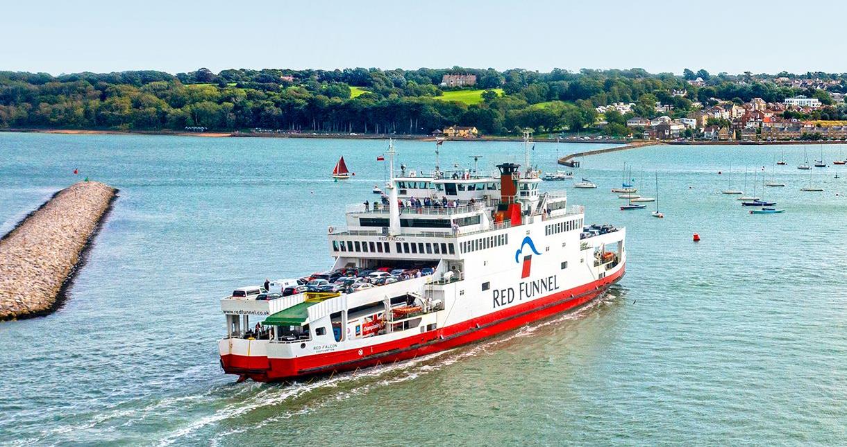 Consultant calls for better IoW ferry deal